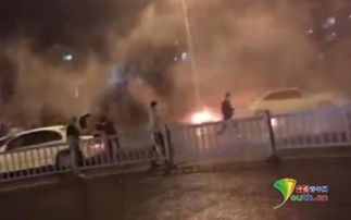 烟花燃放后的烟雾