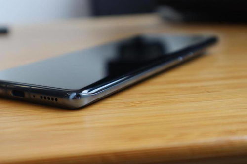 王乐霸气回应！小米18 Pro系列背屏不会被取消