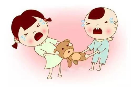 多子女家庭里，父母真能做到一碗水端平？太难！