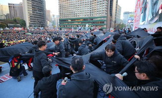 人群集会表示愤怒