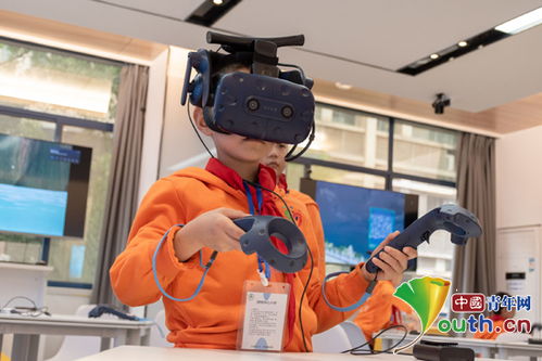 少年认真做研究