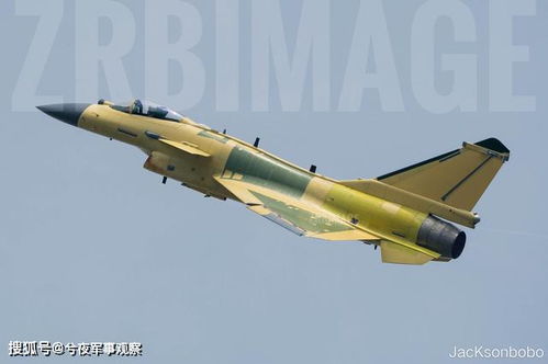 歼10C投放炸弹瞬间