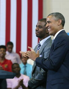 美国前总统奥巴马高调‘复出’？背后原因引人深思