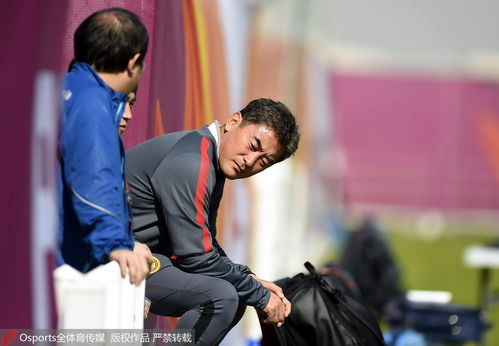 愁眉苦脸的员工