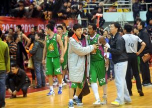 南通书记市长亲临赛场为苏超球员呐喊助威