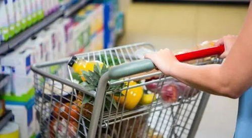 女子超市偷吃蛋挞被曝光，背后真相引人深思