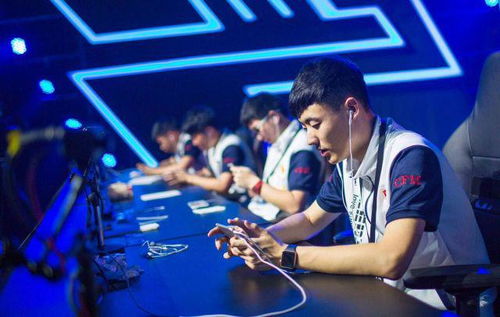 电竞选手赛场庆祝