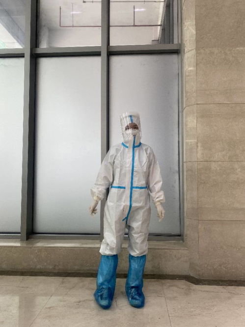 白岩松谈‘最快女护士’争议背后的深思