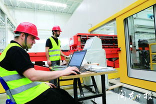 技术人员工作场景